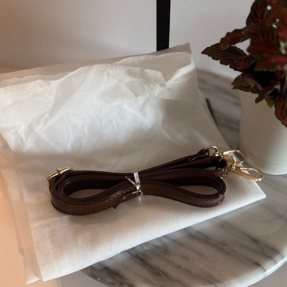 NWOT Elegant Evening Satchel Crossbody Bag Glossy Brown Zipper PU Leather Dusty - Picture 7 of 15